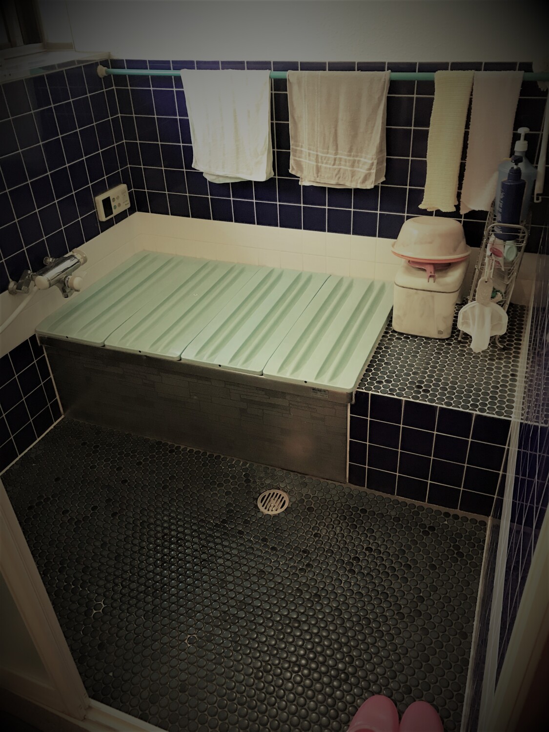 タイル貼りの寒いお風呂にさようなら！暖かバスルームで快適に。